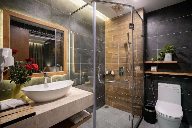 Studio King Room with Balcony City View